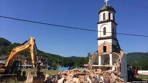 Počelo uklanjenje crkve podignute u dvorištu Fate Orlović