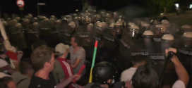 Blokaderi napali policiju: Oni hoće građanski rat u Srbiji: iz minuta u minut