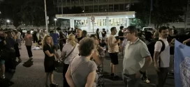 Građani ispred Palate Srbije „Pustite Tomića, uhapsite Vučića“