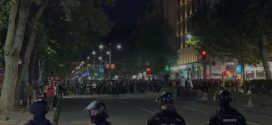 Blokaderi koji su se okupili krenuli su u frontalni napad na policiju. Komentar na istoj objavi koji glasi „J*bite im nanu naninu“.