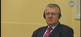 Da, Šešelj jeste debeo, mada sam mislio da vi eurofanatici ne prozivate ljude zbog fizičkog izgleda. Ali Šešelj je još nešto: